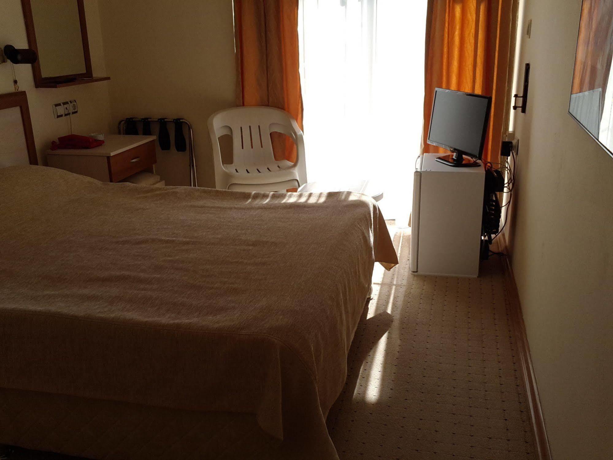 Saturn Hotel Kusadası Zewnętrze zdjęcie