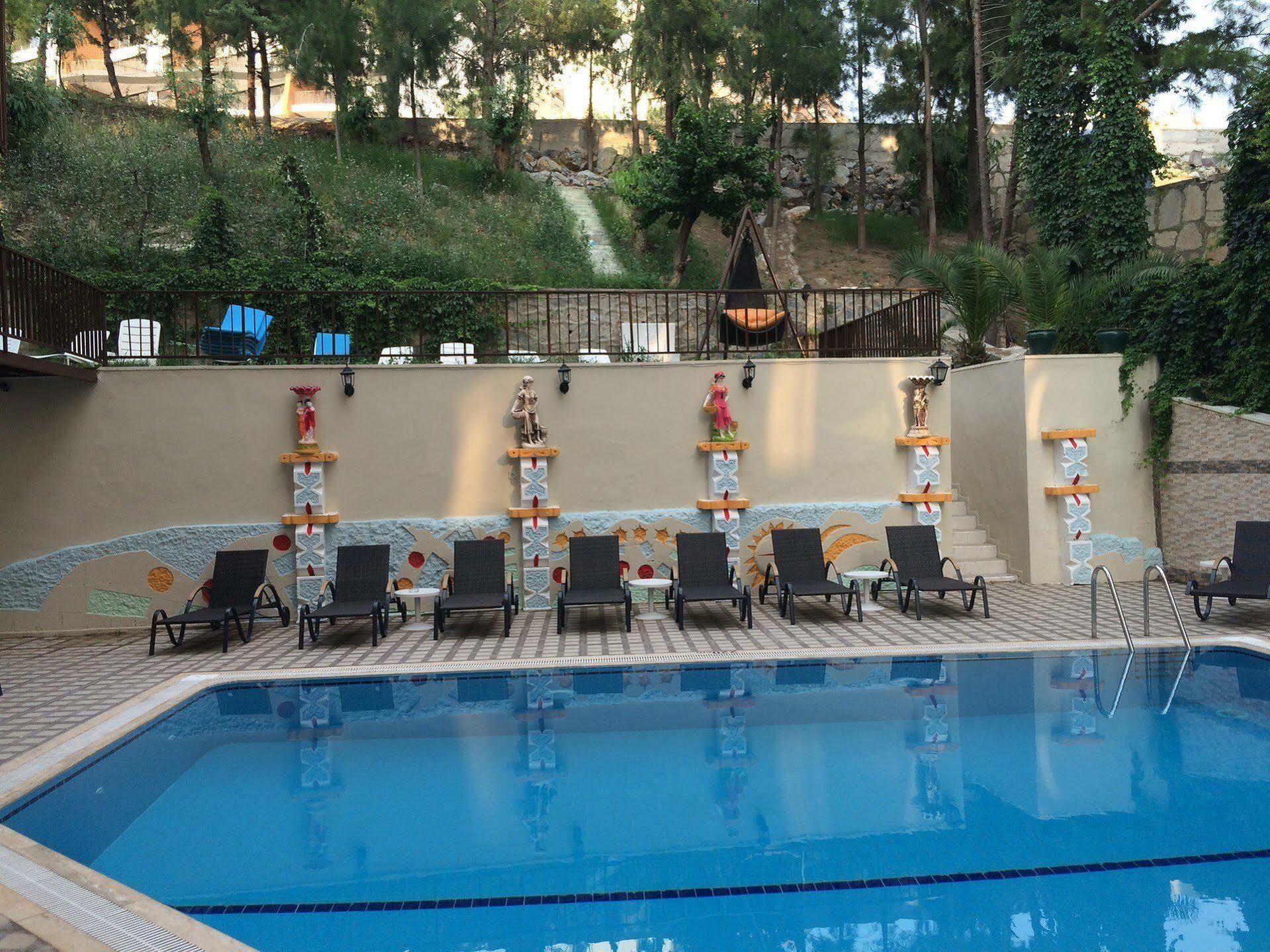 Saturn Hotel Kusadası Zewnętrze zdjęcie