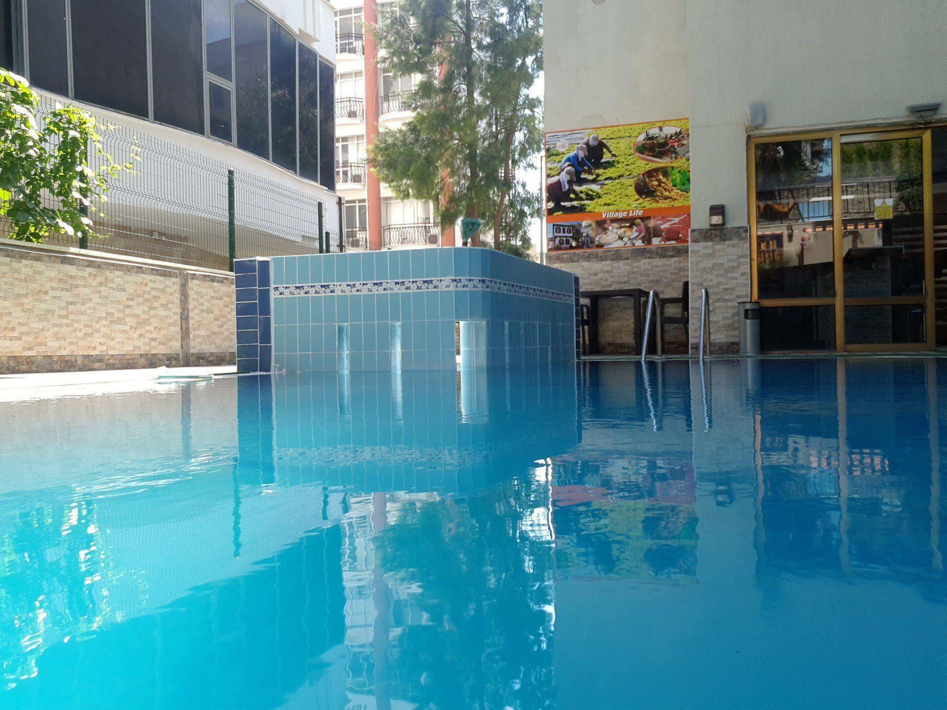 Saturn Hotel Kusadası Zewnętrze zdjęcie