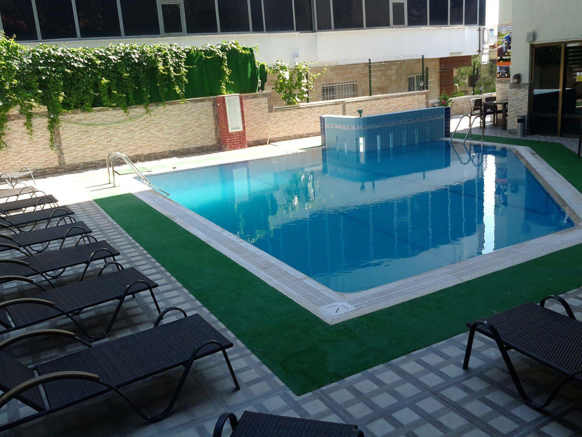 Saturn Hotel Kusadası Zewnętrze zdjęcie